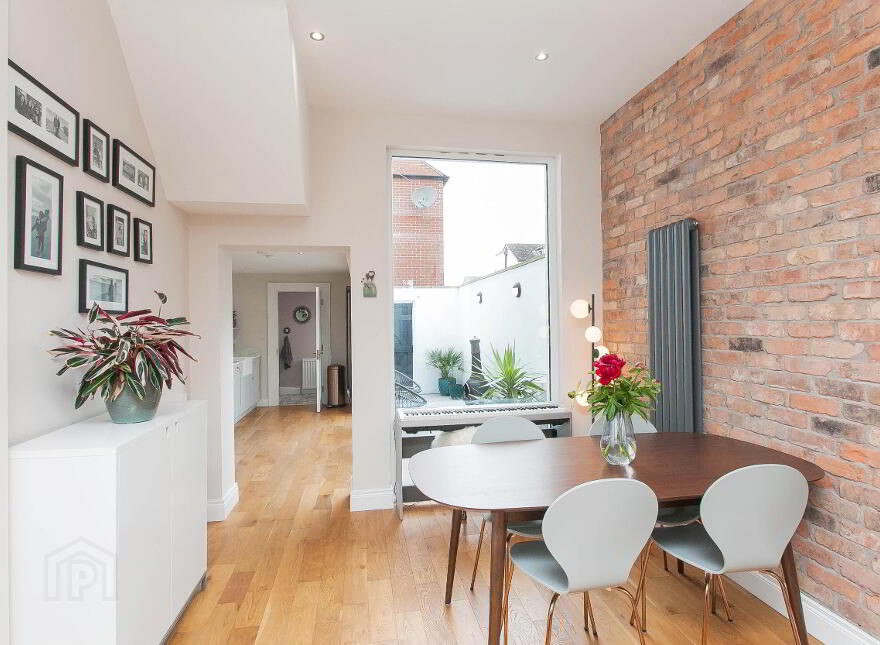 71 Deramore Avenue, Ormeau Road, Belfast, BT7 3ES