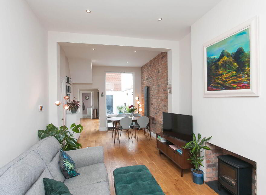 71 Deramore Avenue, Ormeau Road, Belfast, BT7 3ES