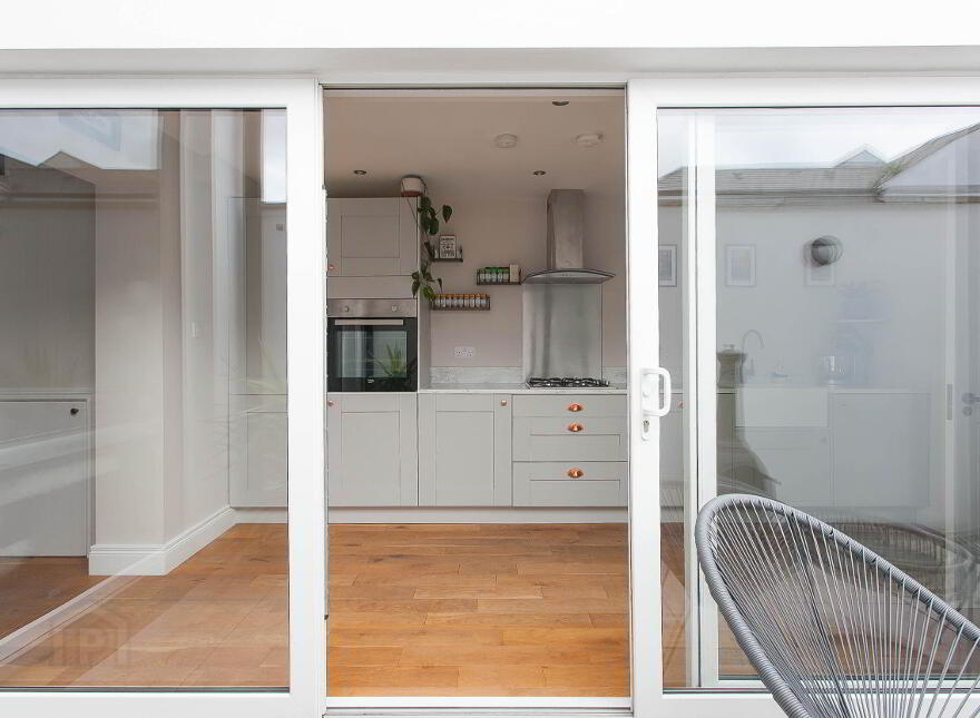 71 Deramore Avenue, Ormeau Road, Belfast, BT7 3ES
