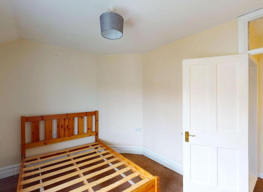 16 Saint Patrick's Terrace, Cavan, H12ER80