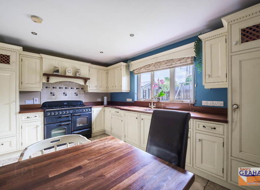 29 Mount Royal, Lisburn, BT27 5BF