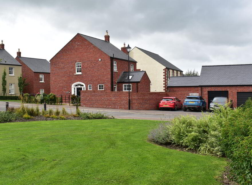 18 Governors Gate Demesne, Royal Hillsborough, BT26 6TU