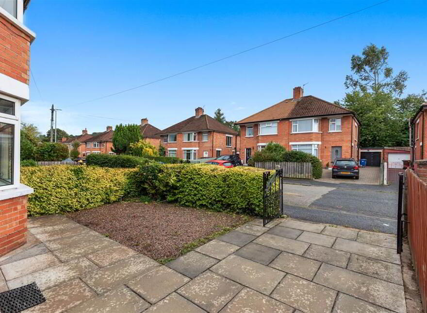 22 Knockbracken Park, Belfast, BT6 0HL