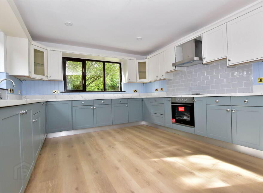 8 Cairndore Close, Newtownards, BT23 8RA