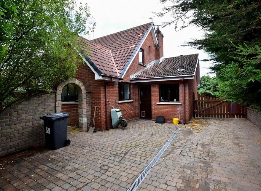 8 Cairndore Close, Newtownards, BT23 8RA