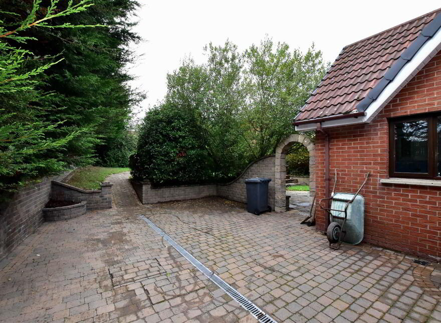 8 Cairndore Close, Newtownards, BT23 8RA