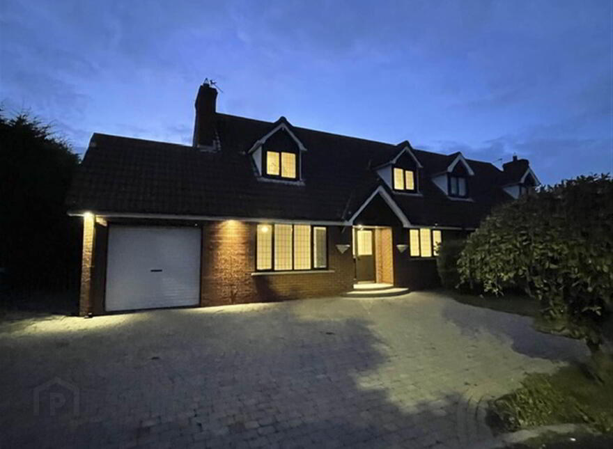 8 Cairndore Close, Newtownards, BT23 8RA