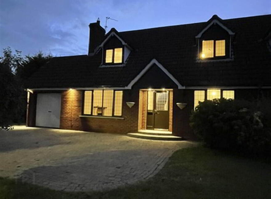 8 Cairndore Close, Newtownards, BT23 8RA