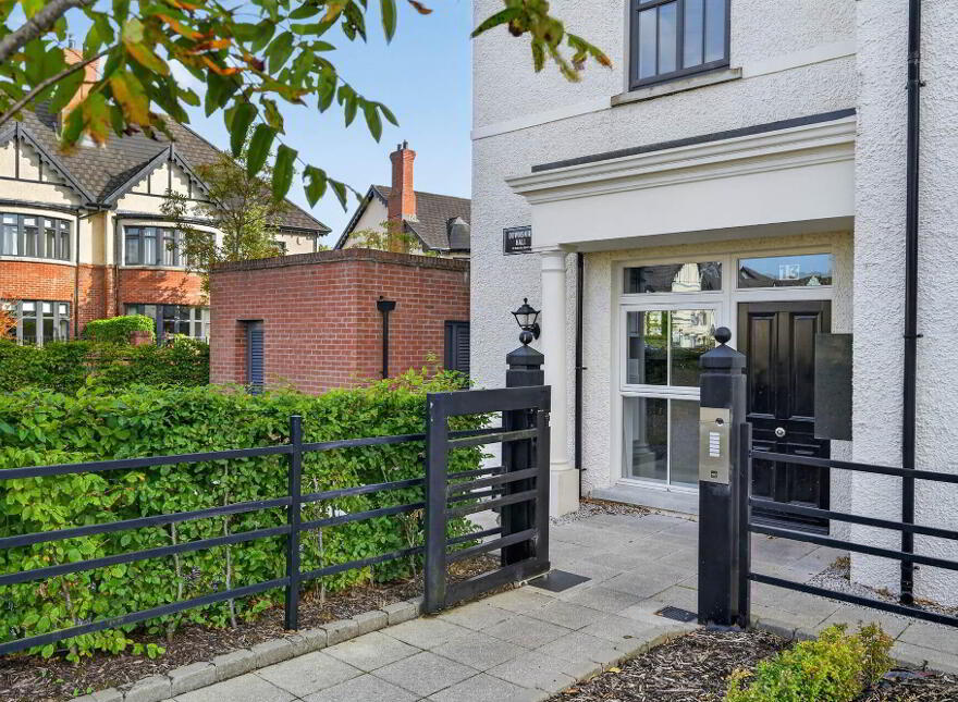 13D Harberton Square, Belfast, BT9 6WN