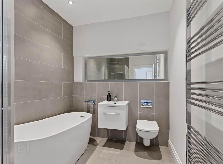 13D Harberton Square, Belfast, BT9 6WN