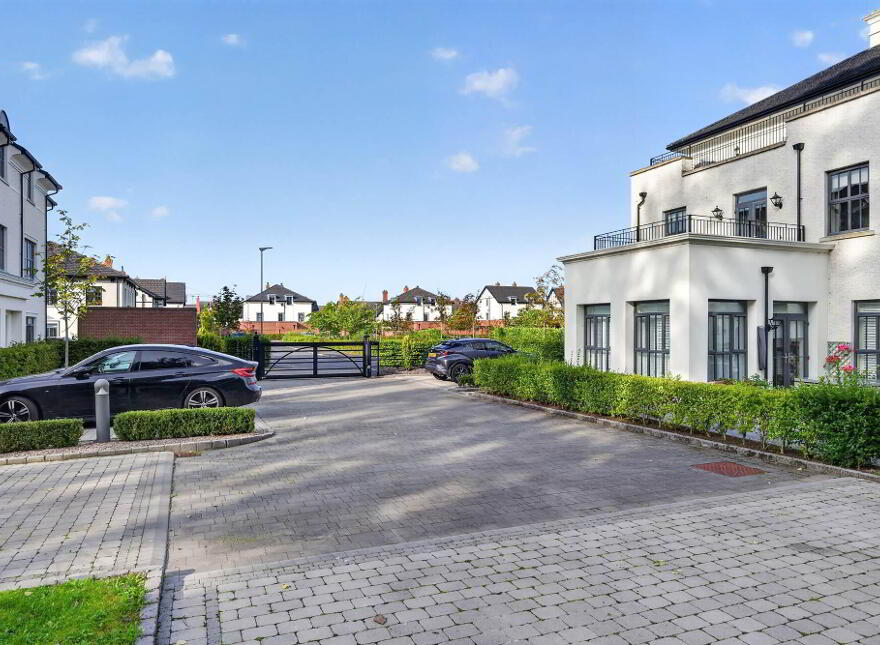 13D Harberton Square, Belfast, BT9 6WN
