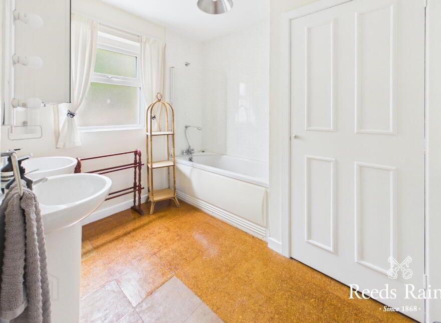 112 Crawfordsburn Road, Newtownards, BT23 4UJ
