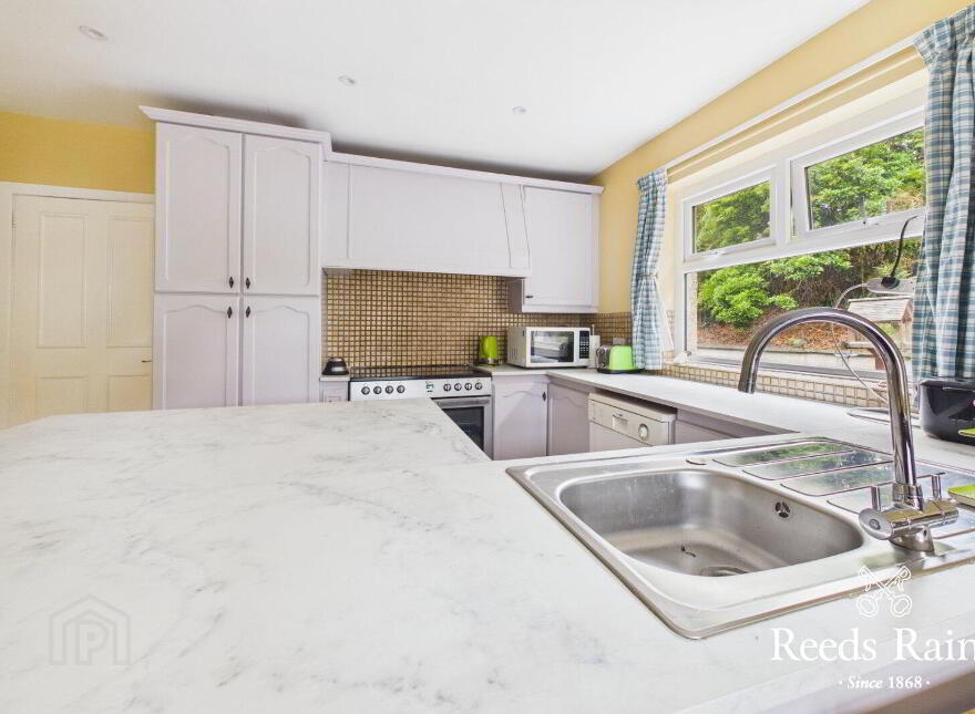112 Crawfordsburn Road, Newtownards, BT23 4UJ