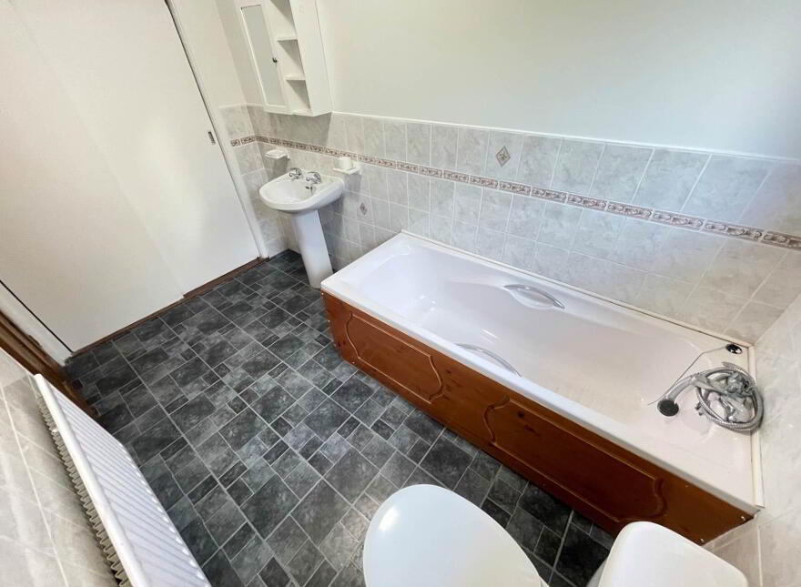 18 Teconnaught Road, Crossgar, Downpatrick, BT30 8QE