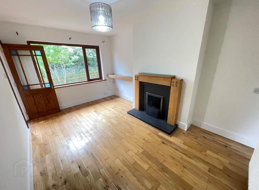 18 Teconnaught Road, Crossgar, Downpatrick, BT30 8QE