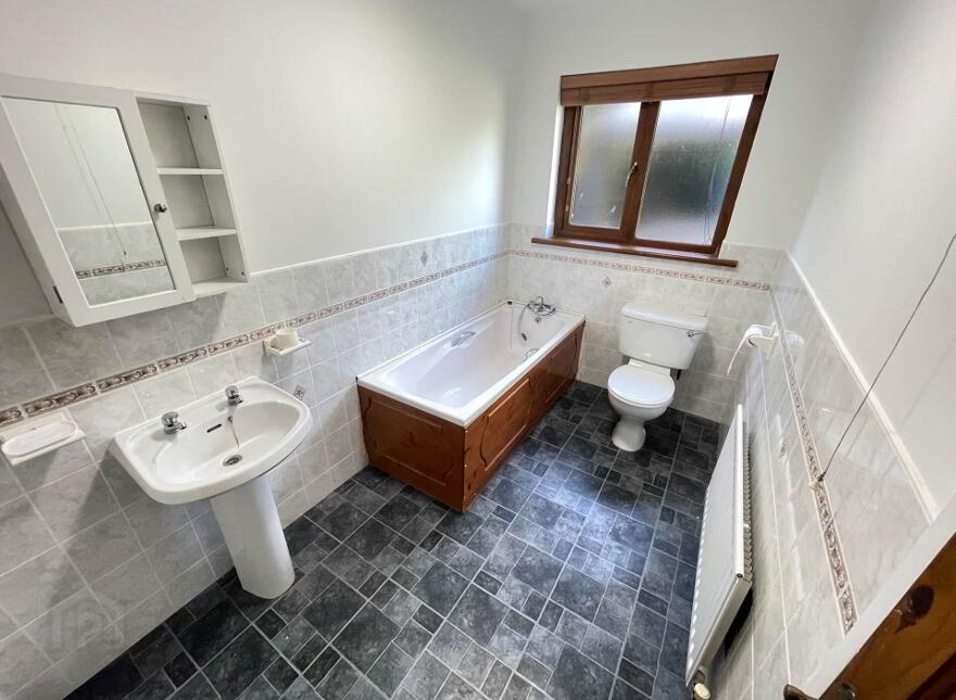 18 Teconnaught Road, Crossgar, Downpatrick, BT30 8QE
