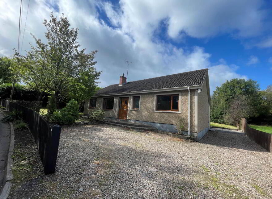 18 Teconnaught Road, Crossgar, Downpatrick, BT30 8QE