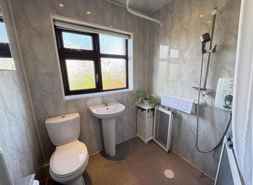 33 Thornleigh Avenue, Randalstown, BT41 3QL