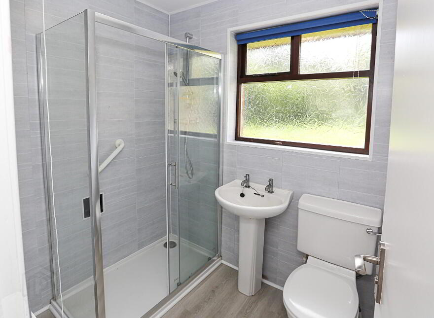 75 Comber Road, Dundonald, BT16 2AQ