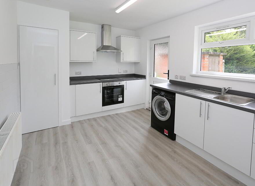 75 Comber Road, Dundonald, BT16 2AQ
