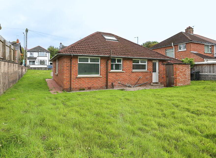 75 Comber Road, Dundonald, BT16 2AQ