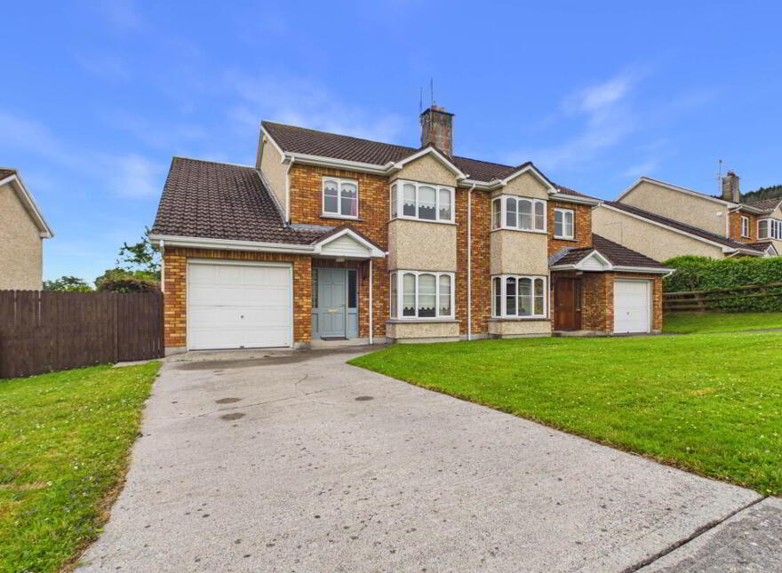 11 Castle Court, Carrick-On-Suir, E32EK61 photo