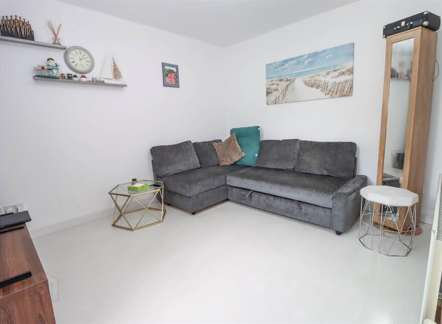 5 Cherryhill Crescent, Dundonald, BT16 1JQ