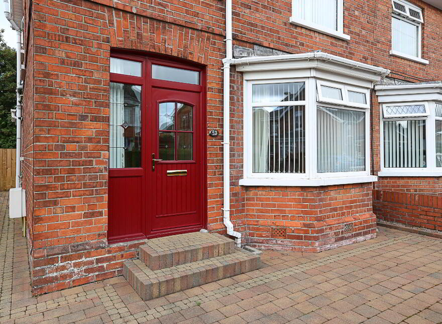 52 Hillsborough Drive, Belfast, BT6 9DS