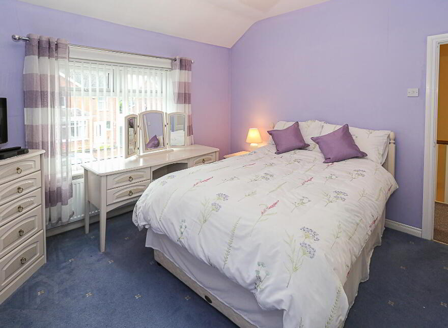 52 Hillsborough Drive, Belfast, BT6 9DS