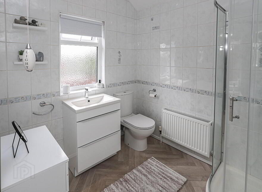 52 Hillsborough Drive, Belfast, BT6 9DS