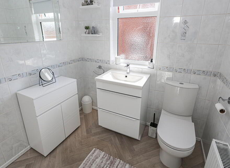 52 Hillsborough Drive, Belfast, BT6 9DS