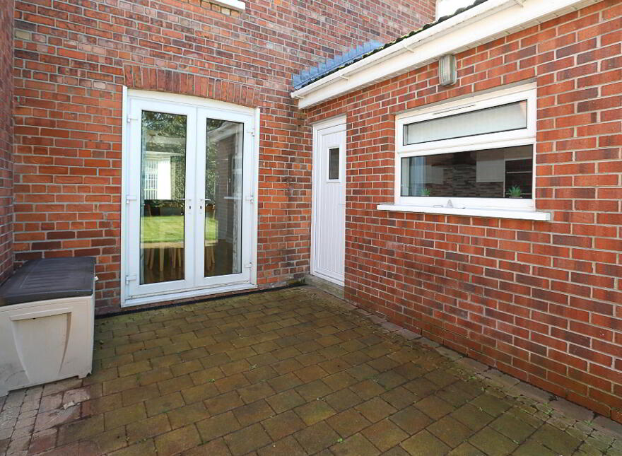 52 Hillsborough Drive, Belfast, BT6 9DS