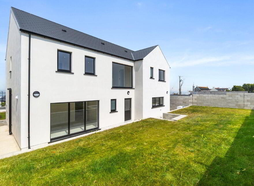 5 Ocean View, Barrack Hill, Ballycotton, P25R8C2