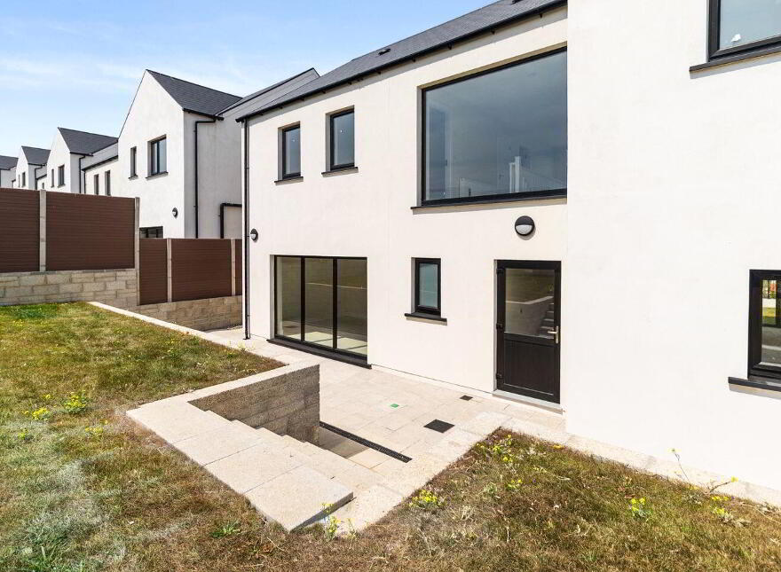 5 Ocean View, Barrack Hill, Ballycotton, P25R8C2