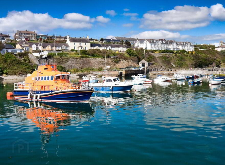 5 Ocean View, Barrack Hill, Ballycotton, P25R8C2