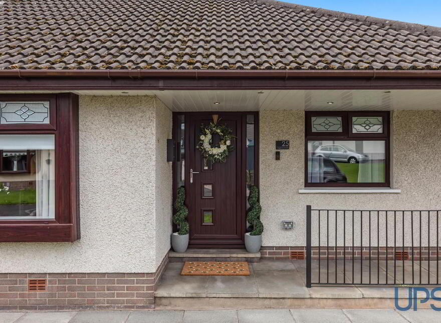 25 Lagmore Downs, Stewartstown Road, Dunmurry, Belfast, BT17 0TB