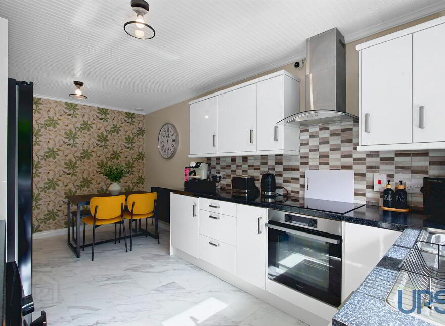 25 Lagmore Downs, Stewartstown Road, Dunmurry, Belfast, BT17 0TB