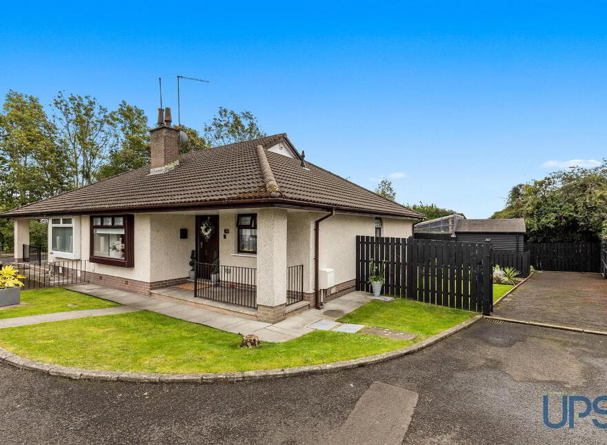 25 Lagmore Downs, Stewartstown Road, Dunmurry, Belfast, BT17 0TB