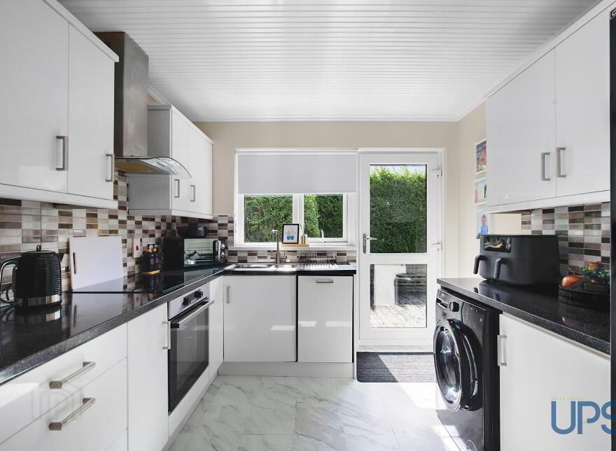 25 Lagmore Downs, Stewartstown Road, Dunmurry, Belfast, BT17 0TB