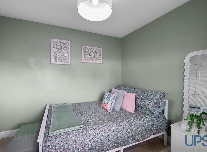 25 Lagmore Downs, Stewartstown Road, Dunmurry, Belfast, BT17 0TB
