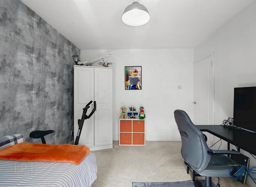 25 Lagmore Downs, Stewartstown Road, Dunmurry, Belfast, BT17 0TB