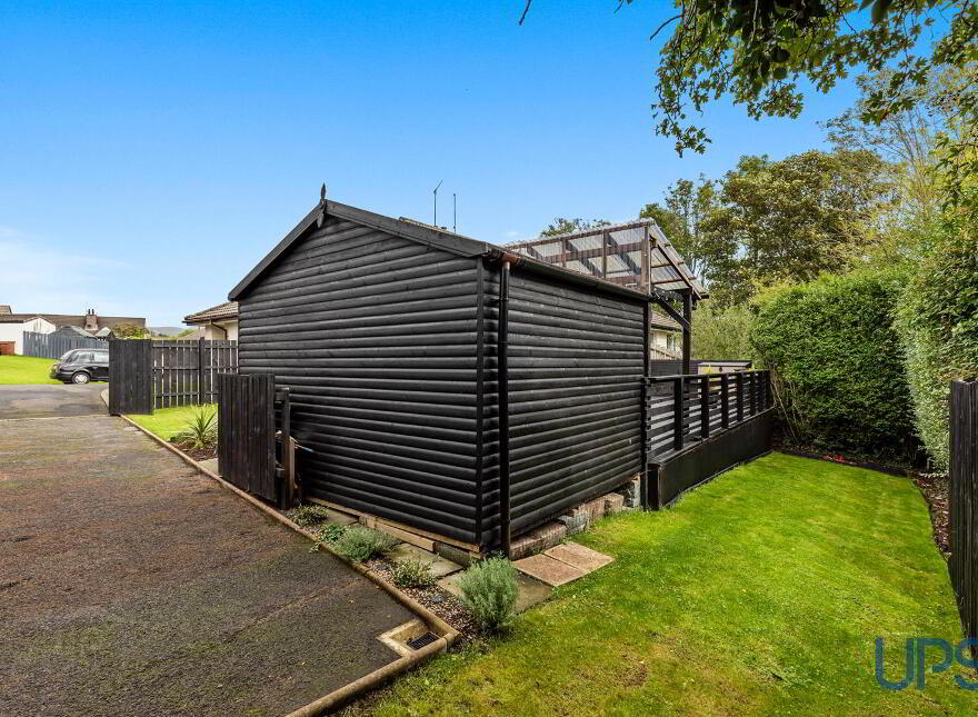 25 Lagmore Downs, Stewartstown Road, Dunmurry, Belfast, BT17 0TB