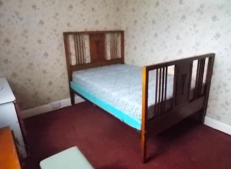 Convent Road, Claremorris, F12W268