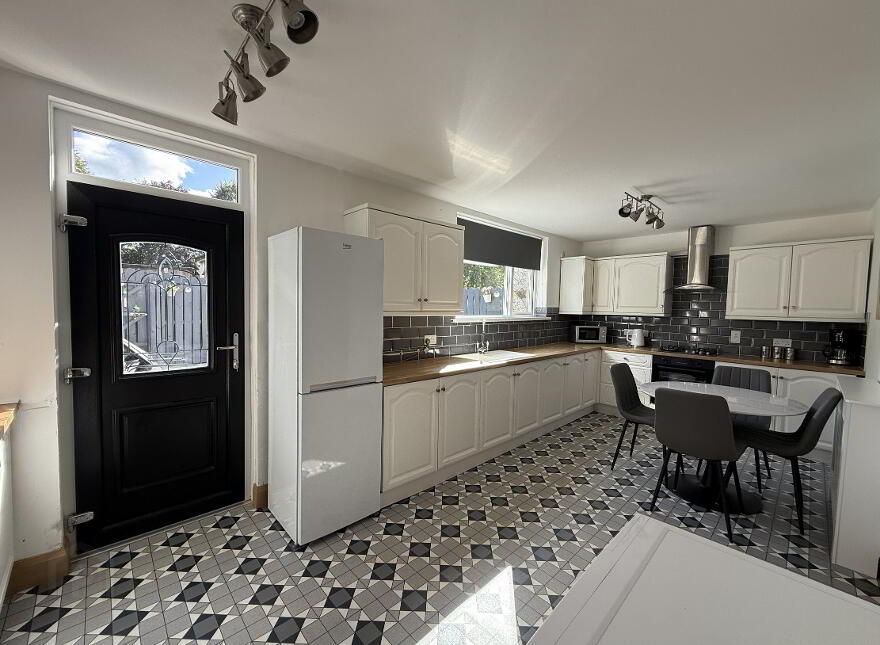 17 Iniscarn Park, Lisburn, BT28 2BL