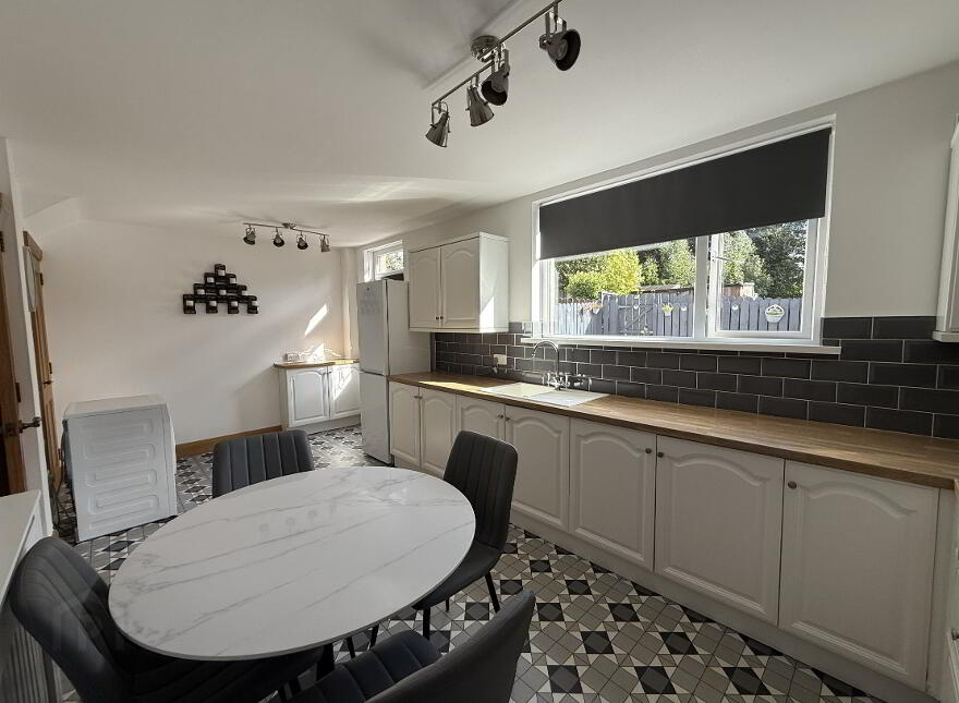 17 Iniscarn Park, Lisburn, BT28 2BL