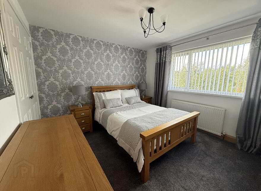 17 Iniscarn Park, Lisburn, BT28 2BL