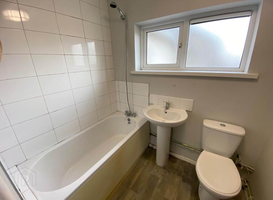 38b Enler Park East, Dundonald, Belfast, BT16 2DW