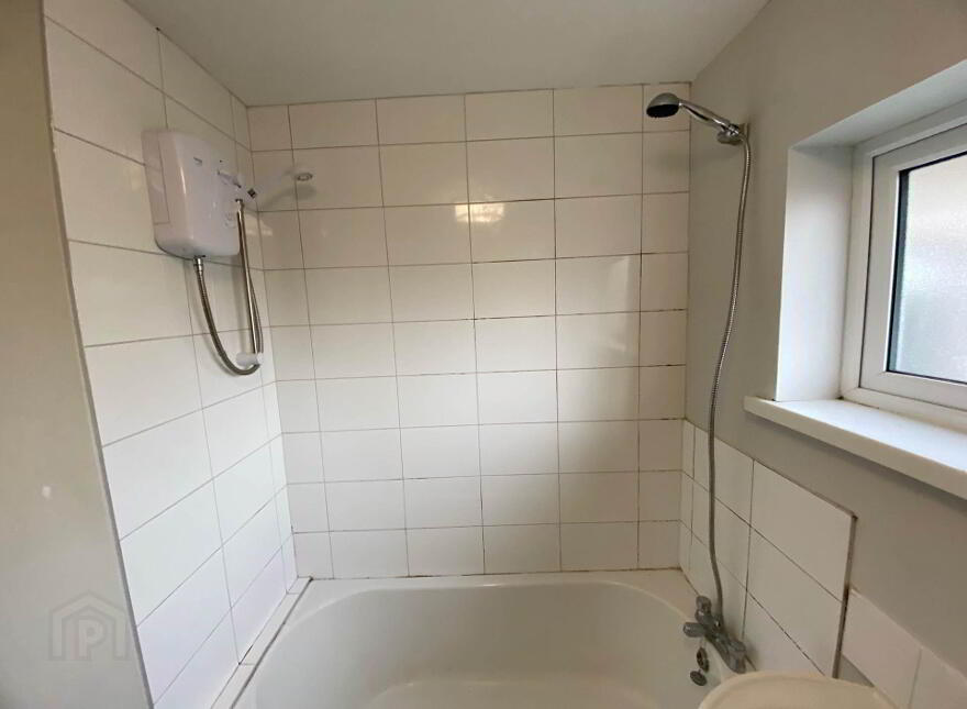 38b Enler Park East, Dundonald, Belfast, BT16 2DW