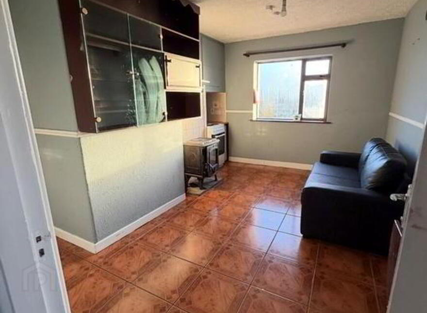 Myoran, Leitrim Village, N41F220