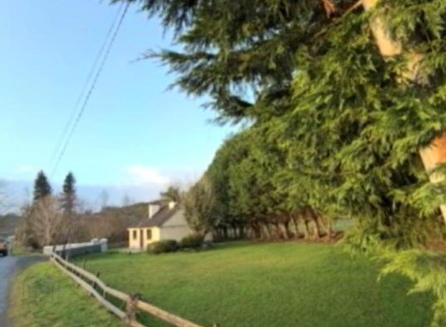 Myoran, Leitrim Village, N41F220